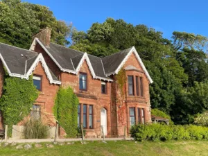 Nuri Hold, North Ayrshire Coast