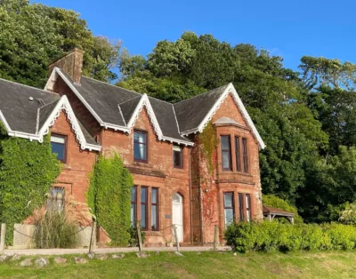 Nuri Hold, North Ayrshire Coast