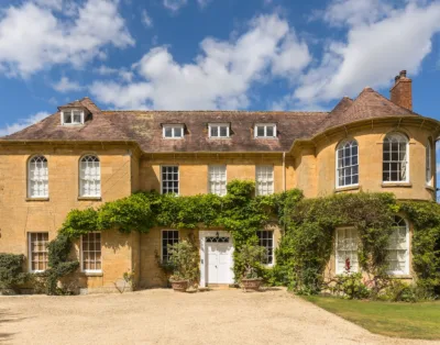 Luxury Cottages and House with 17 Bedrooms, Gloucestershire