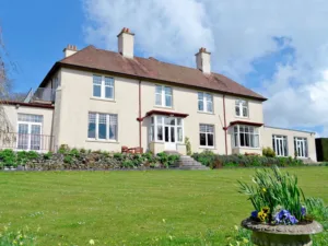 9 Bedroom Secluded Retreat, Devon