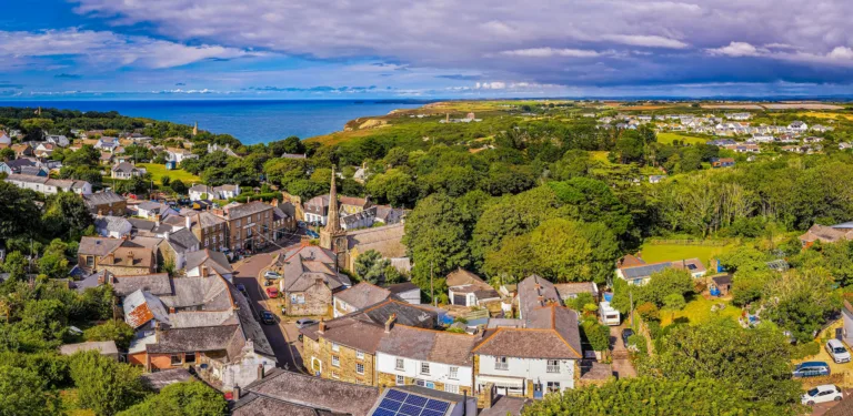 Book-summer-while-you-can-feel-it-Luxury-Group-Stay